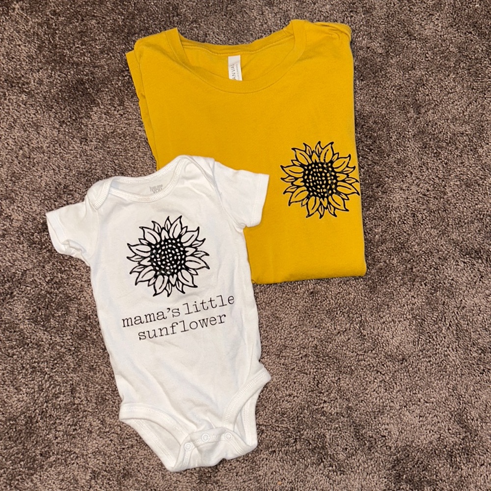 Mommy & Me “mamas little sunflower” matching 12m & medium shirts